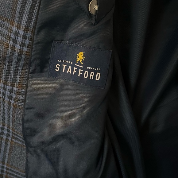 Stafford Classic Fit Blazer 46R Blue Pattern. - Picture 2 of 2